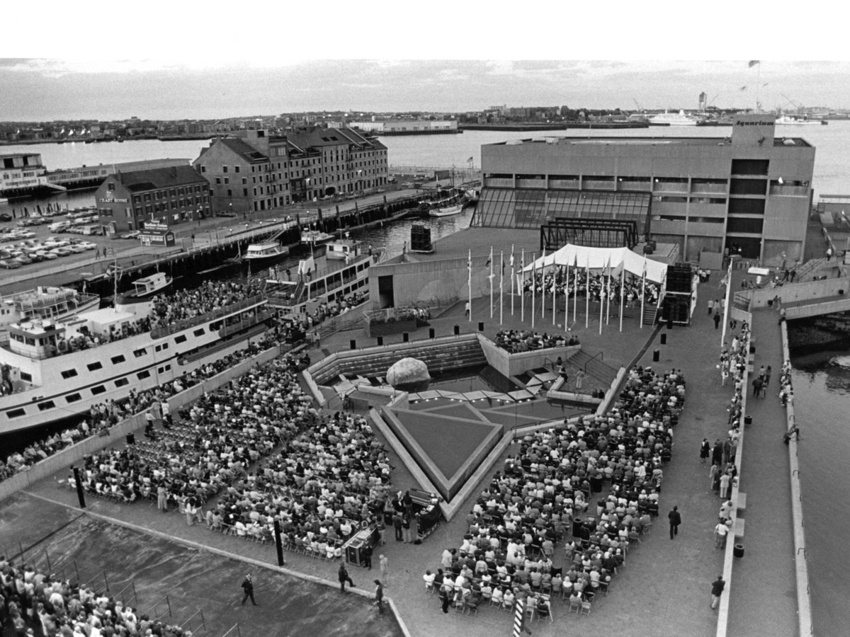 Take a trip down memory lane with us for our Aquarium anniversary! 📷 🎉🐠

On June 20, 1969 the Aquarium opened its doors to the public as one of the world’s first modern aquariums, with more than 12,000 visitors on the first day!

Dive into our archives: bit.ly/3ZFZhZx