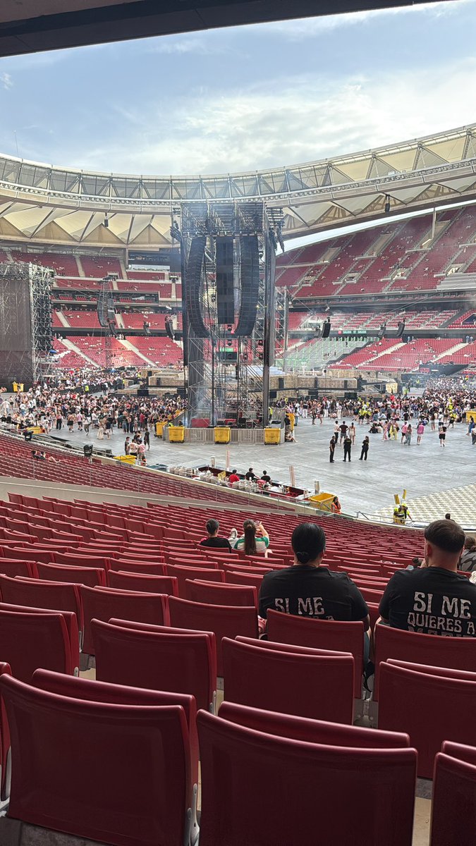 Un año para ver el concierto de esta manera. Me da muchísima pena <a href="/Dellafuente_/">۞</a> <a href="/world_maas/">MAAS WORLD</a> #conciertodellafuente #dellafuentemetropolitano #dellafuente