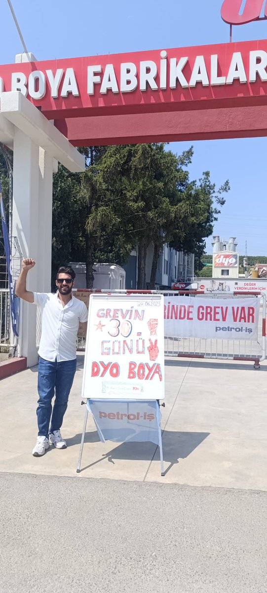 30 gündür evimize ekmek götüremiyor olabiliriz. 
Ama çocuklarımıza onurlu bir gelecek götüreceğiz! #dyoişçisikazanacak