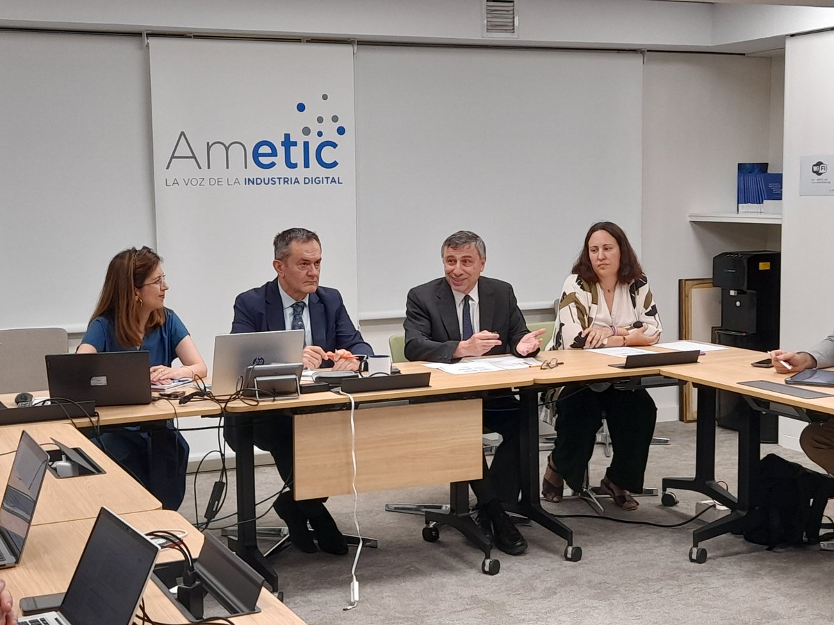 AMETIC (@ametic_es) on Twitter photo 🌍 La semana pasada AMETIC celebró la reunión plenaria de la Comisión de Innovación, centrada en abordar los mecanismos de financiación bilaterales y multilaterales para la innovación.
📌Durante la sesión, <a href="/JoseMLeceta/">Jose Manuel Leceta</a> e <a href="/isabelcordova_s/">Isabel Córdova Samaniego</a> recibieron a Rafael Domínguez, 🌍 La semana pasada AMETIC celebró la reunión plenaria de la Comisión de Innovación, centrada en abordar los mecanismos de financiación bilaterales y multilaterales para la innovación.
📌Durante la sesión, <a href="/JoseMLeceta/">Jose Manuel Leceta</a> e <a href="/isabelcordova_s/">Isabel Córdova Samaniego</a> recibieron a Rafael Domínguez,