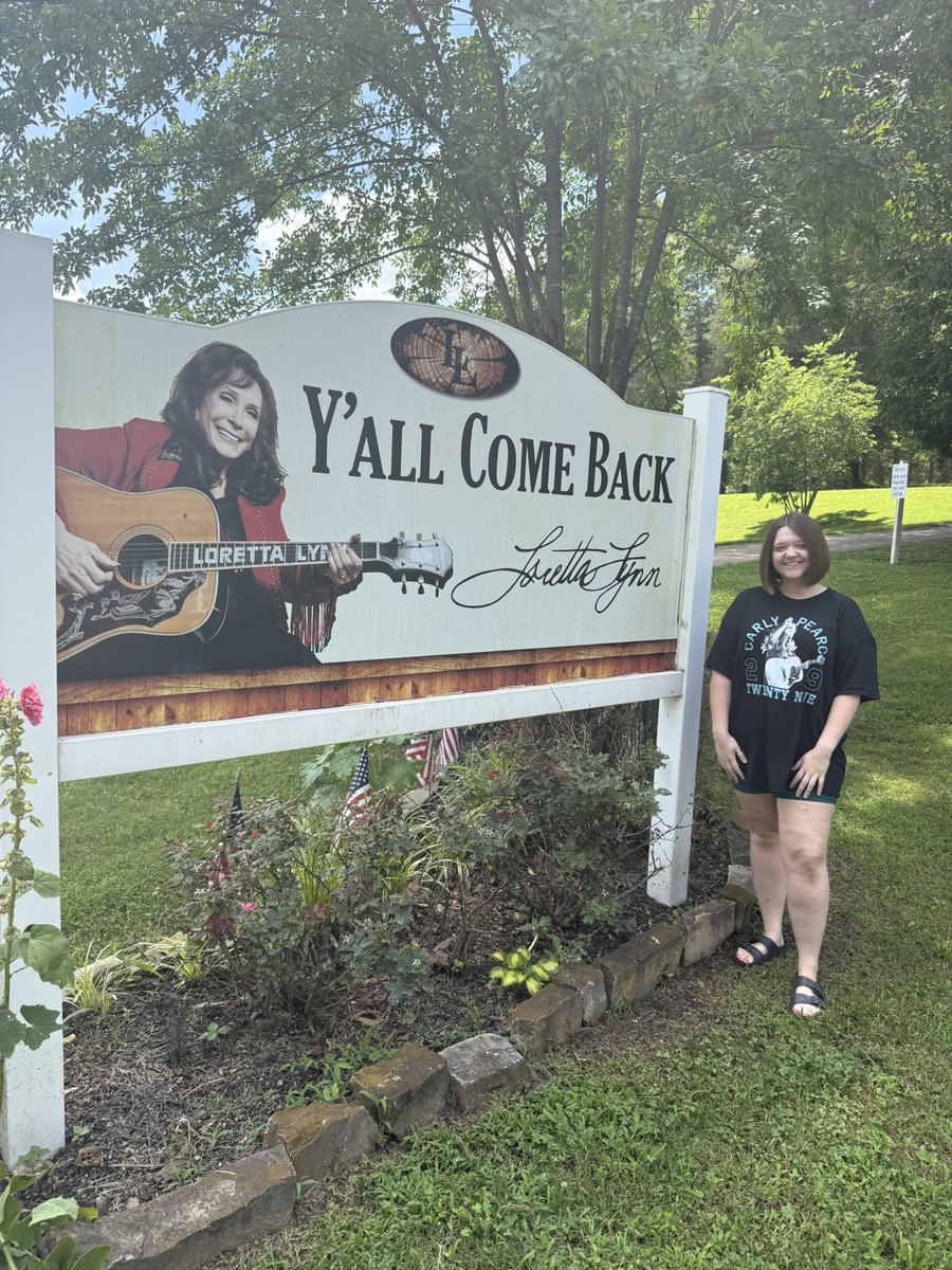 ππππππππ β‘οΈ (@michaelaftrent) on Twitter photo heading to texas and had no idea we would pass lorettaβs ranch! absolutely insane! and i just so happen to be wearing a <a href="/carlypearce/">Carly Pearce</a> shirt π€ͺ heading to texas and had no idea we would pass lorettaβs ranch! absolutely insane! and i just so happen to be wearing a <a href="/carlypearce/">Carly Pearce</a> shirt π€ͺ