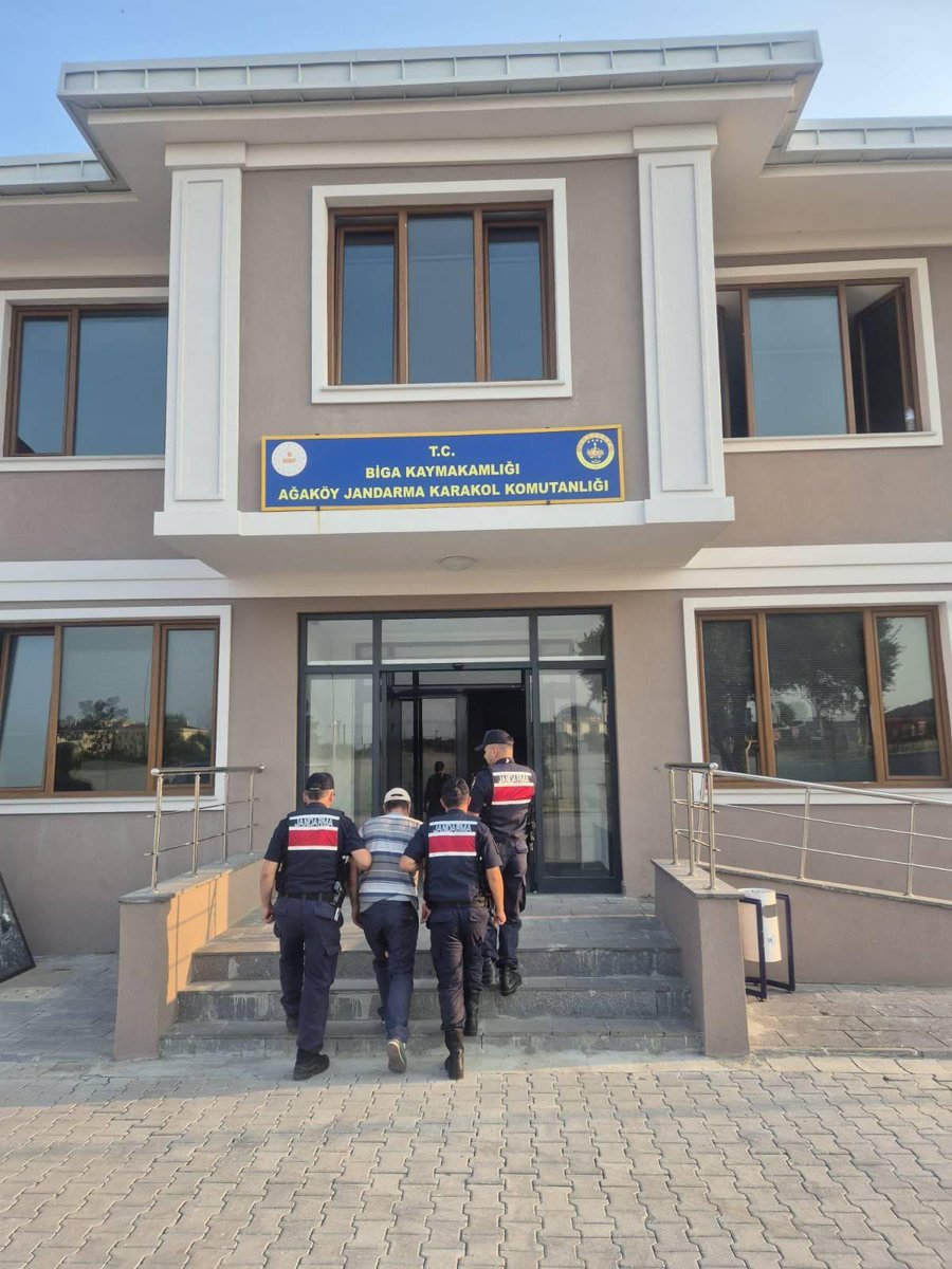 Biçerdöver Kaynaklı Yangınlara Dikkat !

#Biga ilçesi #YeniçiftlikKöyü #Çamuralan Mevkii’nde, 20 Haziran 2025 Cuma günü saat 16.20 sıralarında biçerdöverden kaynaklanan yangın meydana gelmiştir. 

Yangında toplam (51) dönüm ekili arazi ve anız zarar görmüş olup, yangın