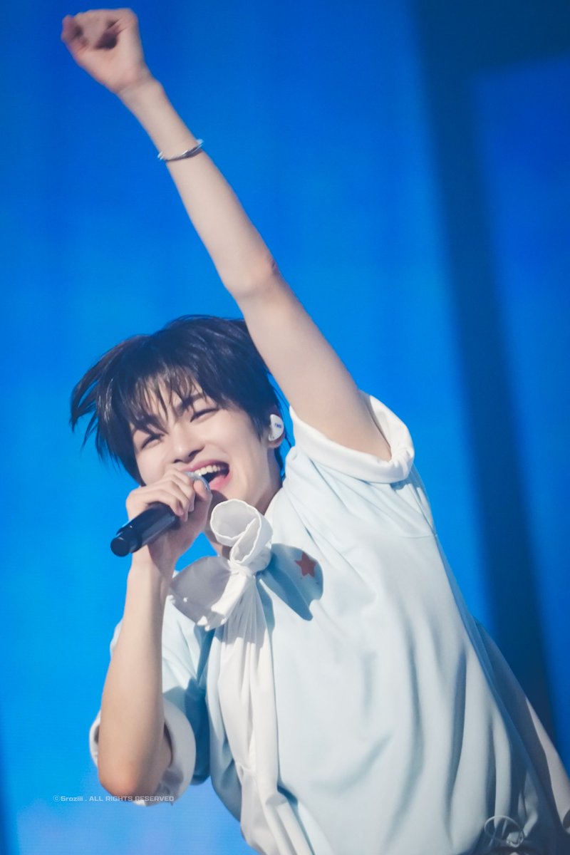 5roziii's tweet photo. 지훈이가 정말 너무 행복해해,,
250620 #JIHOON #지훈 #TWS #투어스 https://t.co/8PxNTtH7HP