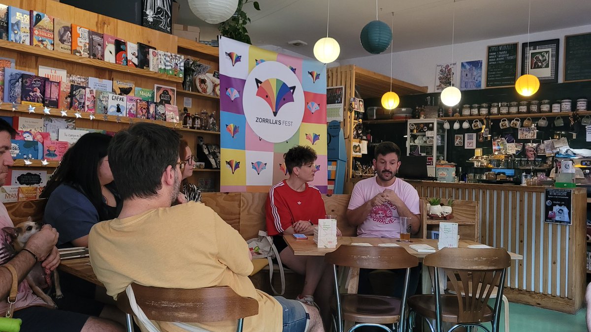 Zorrillas's Fest (@zorrillasfest) on Twitter photo La presentación de 'El Power Ranger Rosa' 🩷, el libro de <a href="/christocasas/">Christo Casas 🍉</a>, en conversación con @virginiahgz pone el foco en la ruralidad, la clase obrera, el bullying.
#zorrillasfest2025 La presentación de 'El Power Ranger Rosa' 🩷, el libro de <a href="/christocasas/">Christo Casas 🍉</a>, en conversación con @virginiahgz pone el foco en la ruralidad, la clase obrera, el bullying.
#zorrillasfest2025