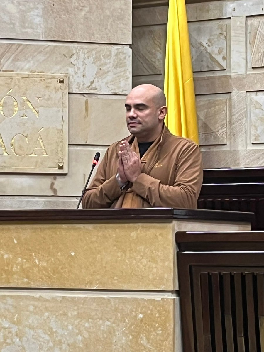 leonardomejiap's tweet image. Desde el Congreso de Colombia alzamos la voz frente al discurso de odio. Participé en un evento por el Día Internacional para Contrarrestar el Discurso de Odio, reflexionando sobre el poder del lenguaje para sanar y reconciliar.
#narrativadepaz #ContraElOdio #Compasión