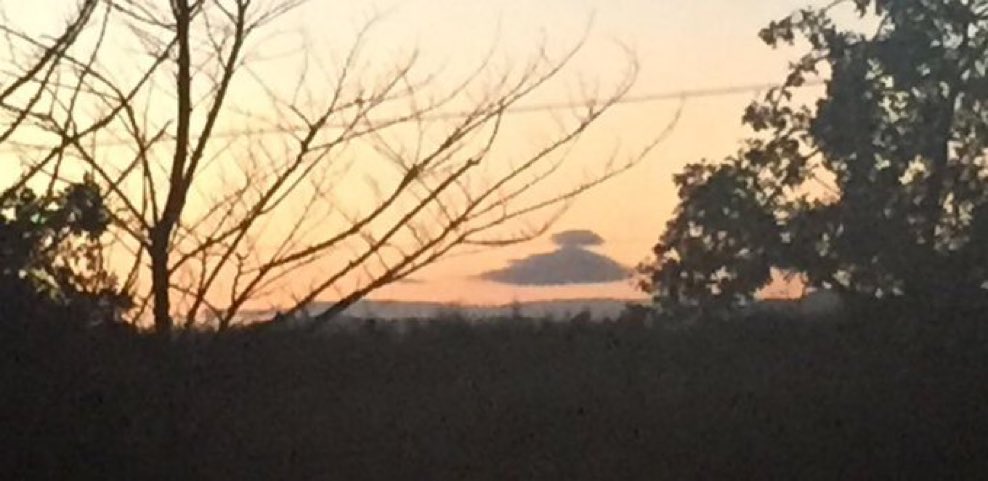 I’ve been watching Andor &amp; Rogue One recently and it reminded me of this photo I took a few years back. 

The day a <a href="/starwars/">Star Wars</a> Star Destroyer cunningly disguised as a cloud went past my house…

#clouds #StarWars