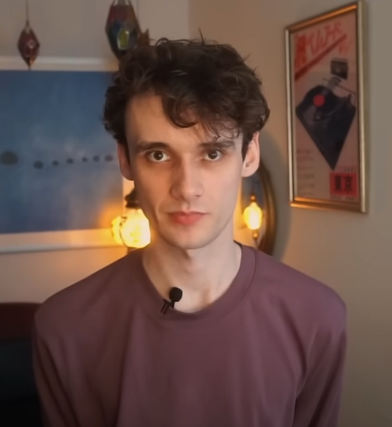 Sleepy_Benjamin's tweet image. He is definitely on some sort of drugs.