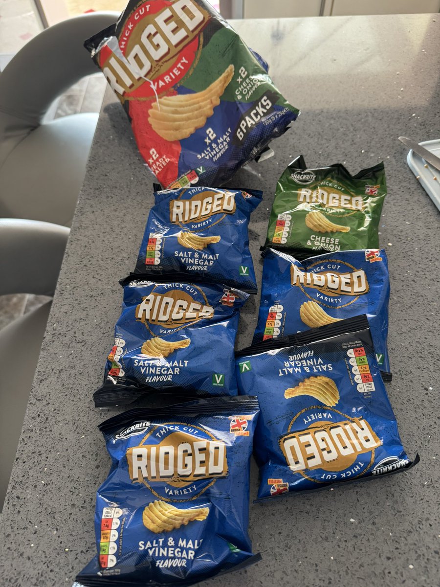 #aldi feels like the counting has gone a bit awry ?  2 of each become 5 and 1? 😂😂