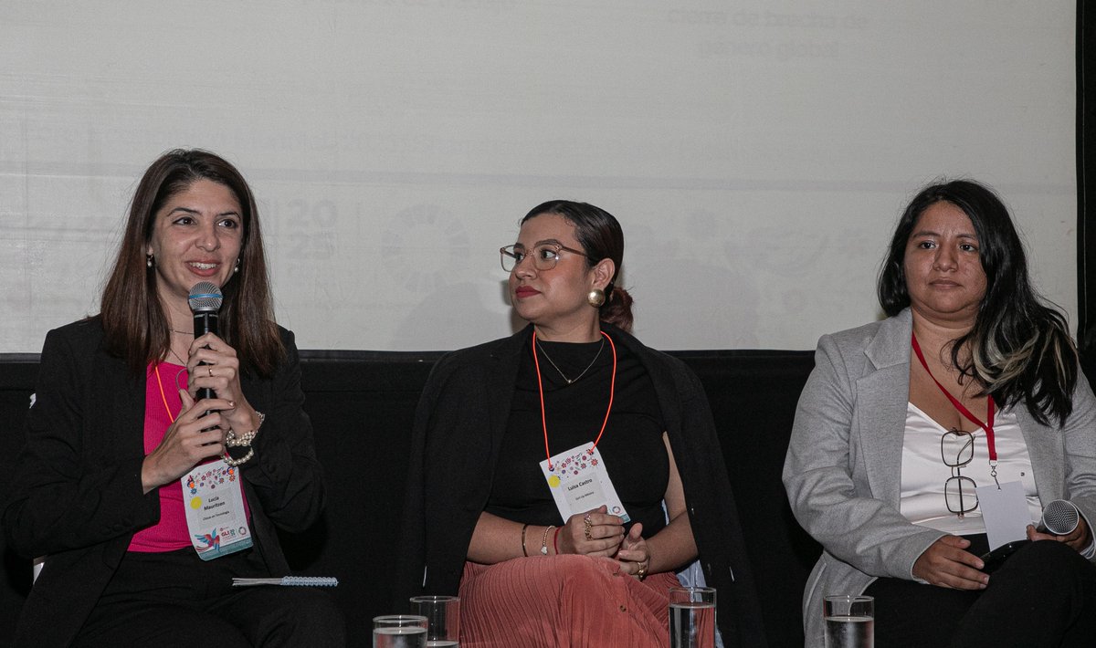 <a href="/promujer/">Pro Mujer</a> Nuestra directora ejecutiva, <a href="/luciamauritzen/">lucia mauritzen</a>, fue speaker en el panel “STEM sin sesgo: más talento, más soluciones” 🙌. Allí compartimos nuestra mirada sobre el poder de los liderazgos diversos para transformar la tecnología.