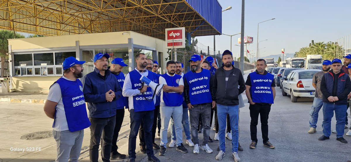 cmtrn25's tweet photo. Yaşasın Dyo grevimiz

#dyoişçisikazanacak https://t.co/yF9QvaKX0w