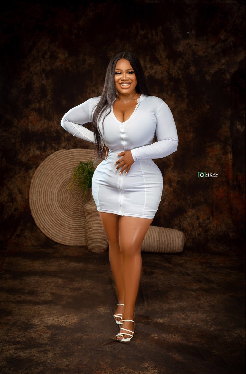 Celebrating Confidence &amp; Style for Plus-Size Women
Most importantly, remember being plus size doesn't mean you can't be sexy and confident. Embracing your body is a beautiful form of self-love.
The right wardrobe choices can significantly boost your confidence, which is why we