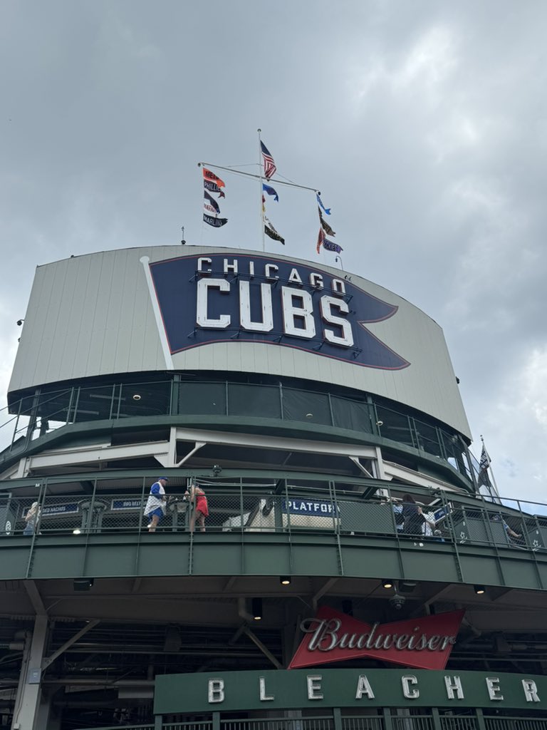 Special thanks to all those who attended the Stepinac Regional Reception at Wrigley Field yesterday! Special thanks to host Bill Palagonia ‘90! We look forward to seeing everyone next year! #Stepinac #DefineYourFuture