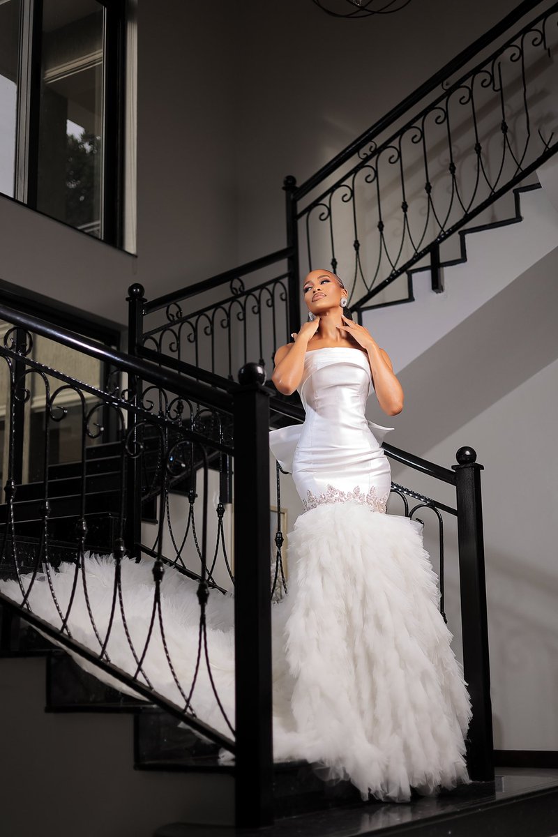 nyonyozinatasha's tweet image. all dressed in white 🤍

✨: @girlhive.ug 👗: @stratbridal
📸: @daville_256💄: @touch_by_haruna
👱🏼‍♀️: @tashataimer 
#missuganda2024 #trueugandanbeauty #bridal