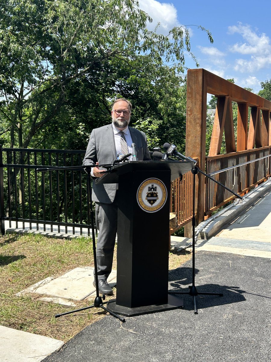 Pittsburgh's tweet image. The Davis Avenue Bridge is officially open!
This long-awaited connection restores critical pedestrian and bike access to Riverview Park for residents of Brighton Heights — a major win for safer, stronger, and more connected communities.