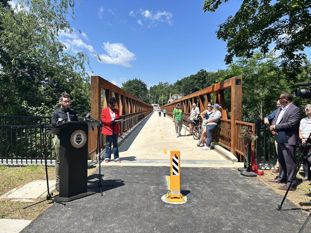 Pittsburgh's tweet image. The Davis Avenue Bridge is officially open!
This long-awaited connection restores critical pedestrian and bike access to Riverview Park for residents of Brighton Heights — a major win for safer, stronger, and more connected communities.