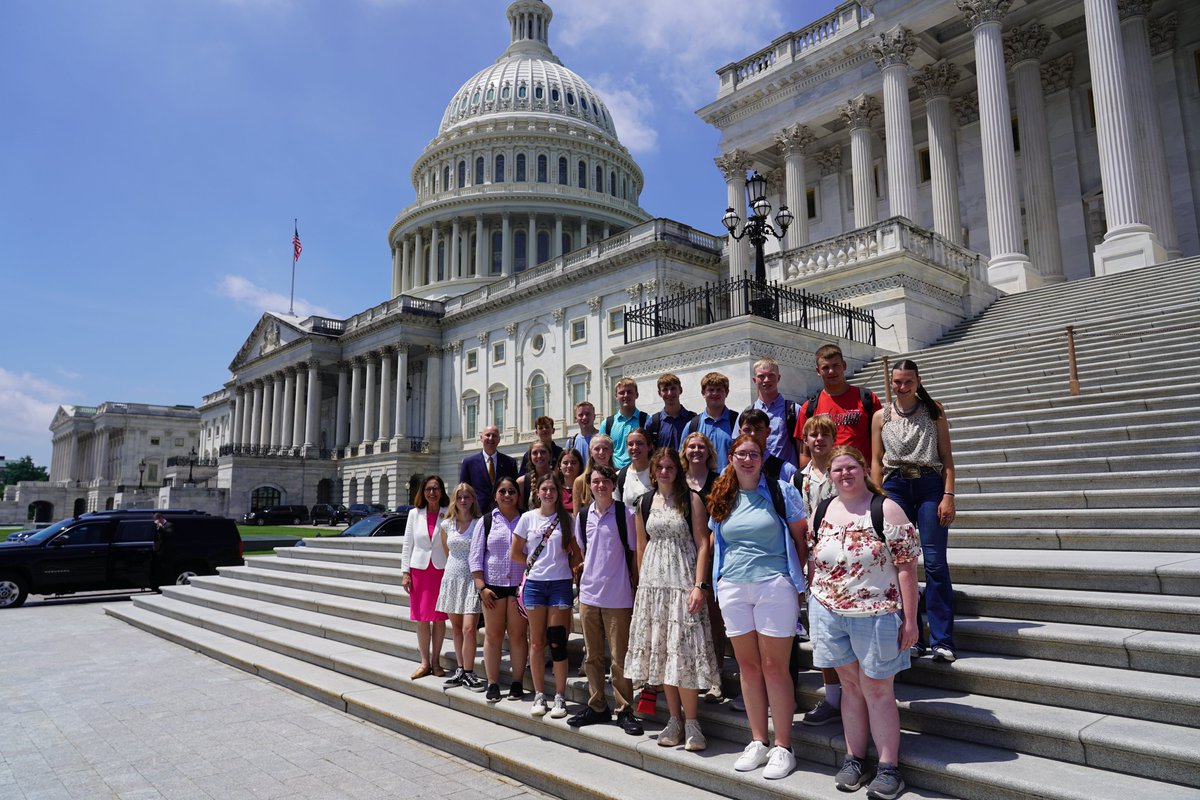 Great to meet with over 20 young Nebraskans in D.C. this week as a part of the Nebraska Rural Electric Association’s youth tour. I discussed the work I’m doing in the Senate to serve our great state!