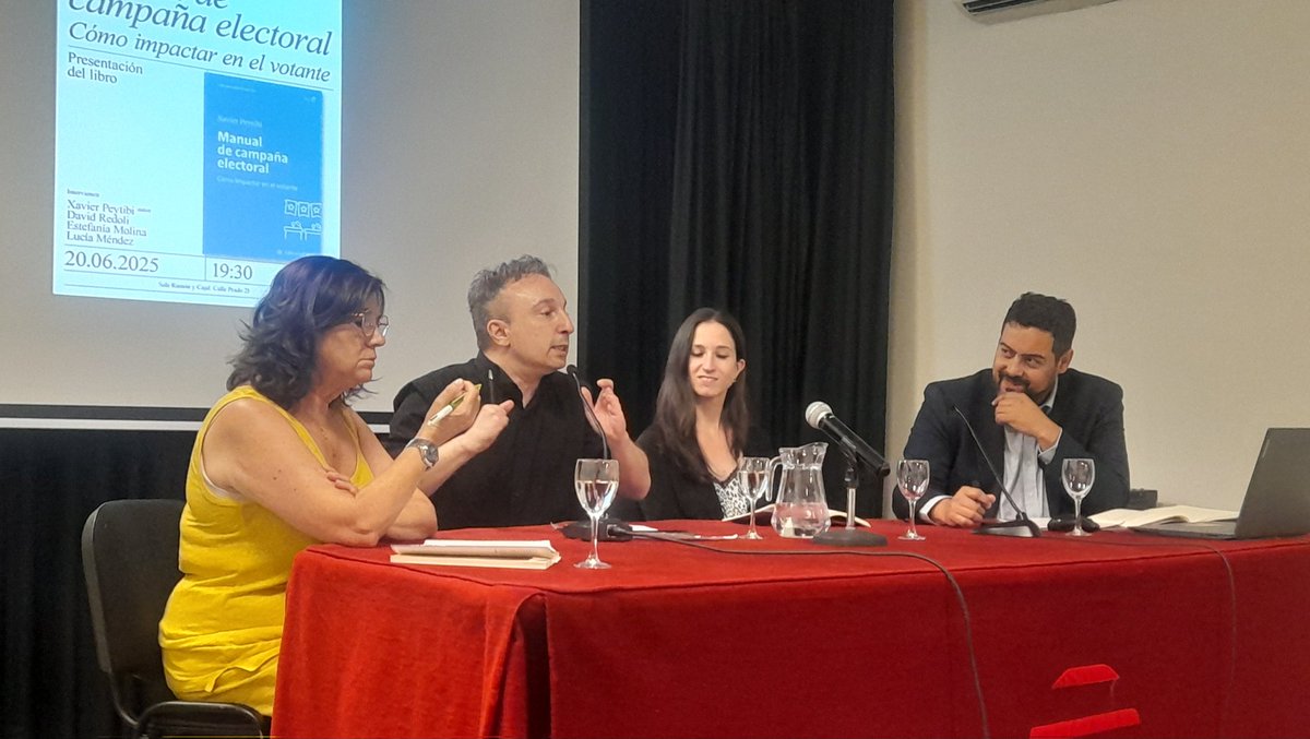 Acompañando al gran <a href="/xpeytibi/">Xavier Peytibi</a> en la presentación de su libro "Manual de campaña electoral: cómo impactar en el votante" (Editorial UOC), con <a href="/david_redoli/">David Redoli Morchón</a> <a href="/EstefMolina_/">Estefania Molina</a> y <a href="/LuciaMendezEM/">Lucía Méndez Prada</a>