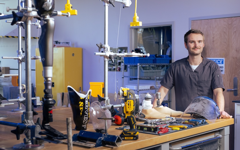 Adam Kiel has worn a prosthetic leg since infancy. Now, he's using that experience to inspire others as a grad student in KSU's Prosthetics and Orthotics program. #OwlNation #KSUGrad #ProstheticsWithPurpose #WellstarCollege

ow.ly/buYe50WaoLA