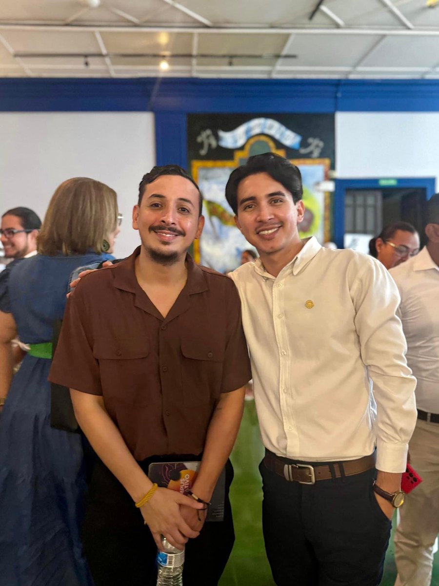 Brandon Toruño (@brandonmtoruno) on Twitter photo Celebro la decisión de <a href="/RoblesBarrantes/">Ariel Robles Barrantes 🇵🇸 🏳️</a> de presentar su nombre como precandidato a la presidencia de la República. A pesar de no ser del Frente Amplio, comparto la ética, la congruencia, la claridad ideológica entre lo que se dice, lo que se piensa, y lo que se hace, con que Celebro la decisión de <a href="/RoblesBarrantes/">Ariel Robles Barrantes 🇵🇸 🏳️</a> de presentar su nombre como precandidato a la presidencia de la República. A pesar de no ser del Frente Amplio, comparto la ética, la congruencia, la claridad ideológica entre lo que se dice, lo que se piensa, y lo que se hace, con que