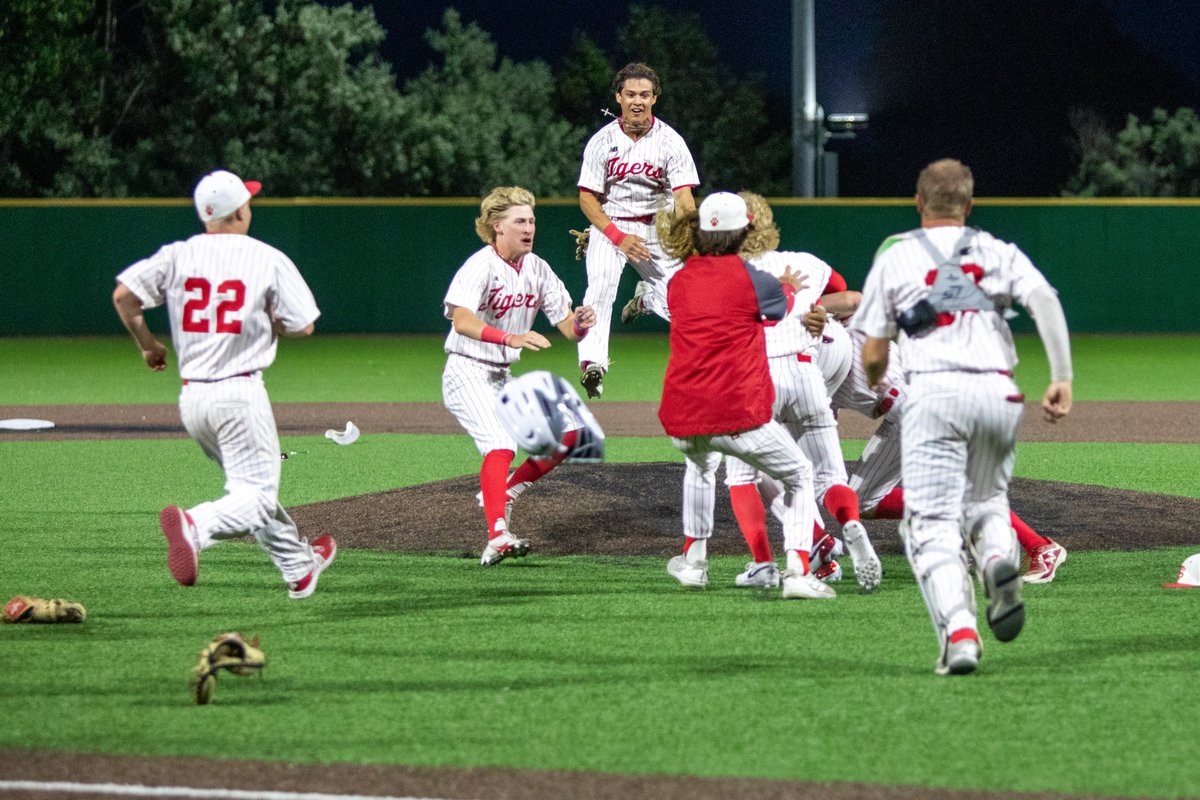 Photo Gallery from Class 4A Baseball State Championship game: Fort Scott vs. Rock Creek

#KSHSAACovered x <a href="/CapFed/">Capitol Federal</a> 

kshsaacovered.com/galleries/bb/c…