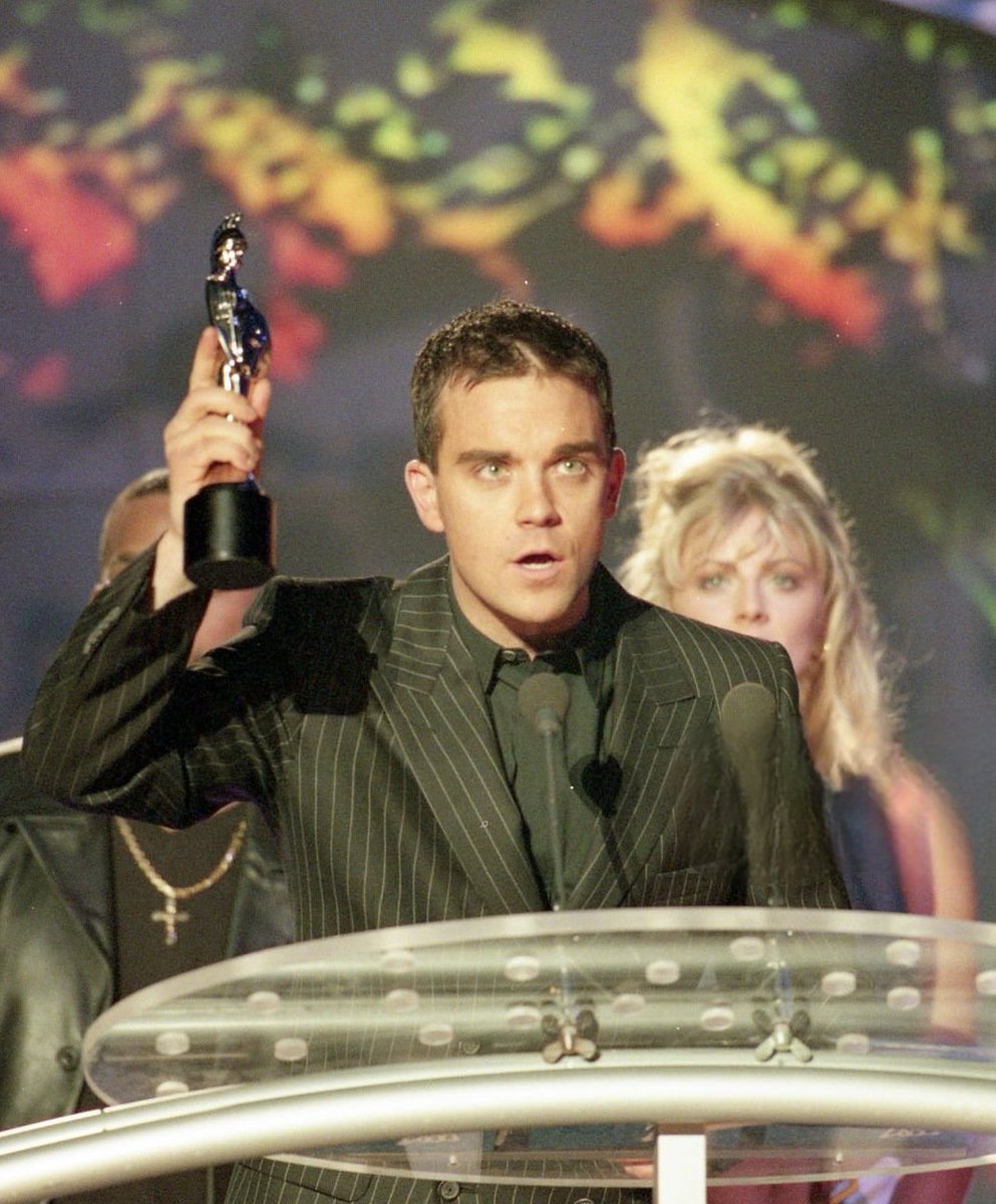 hourly Robbie Williams (@hourlywilliams) on Twitter photo 