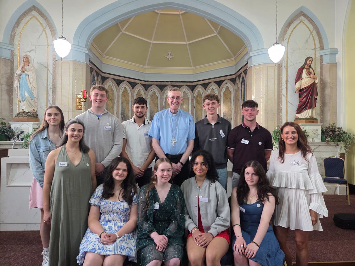 Pres_Carlow's tweet image. 🙏Thank You 🙏to all involved in training our #meitheal leaders and a special thank you to @BishopDNulty who celebrated the Commissioning Mass for @meitheal_kandle last night. Wishing all our @Pres_Carlow leaders every grace and blessing in their roles. #transitions @CeistTrust