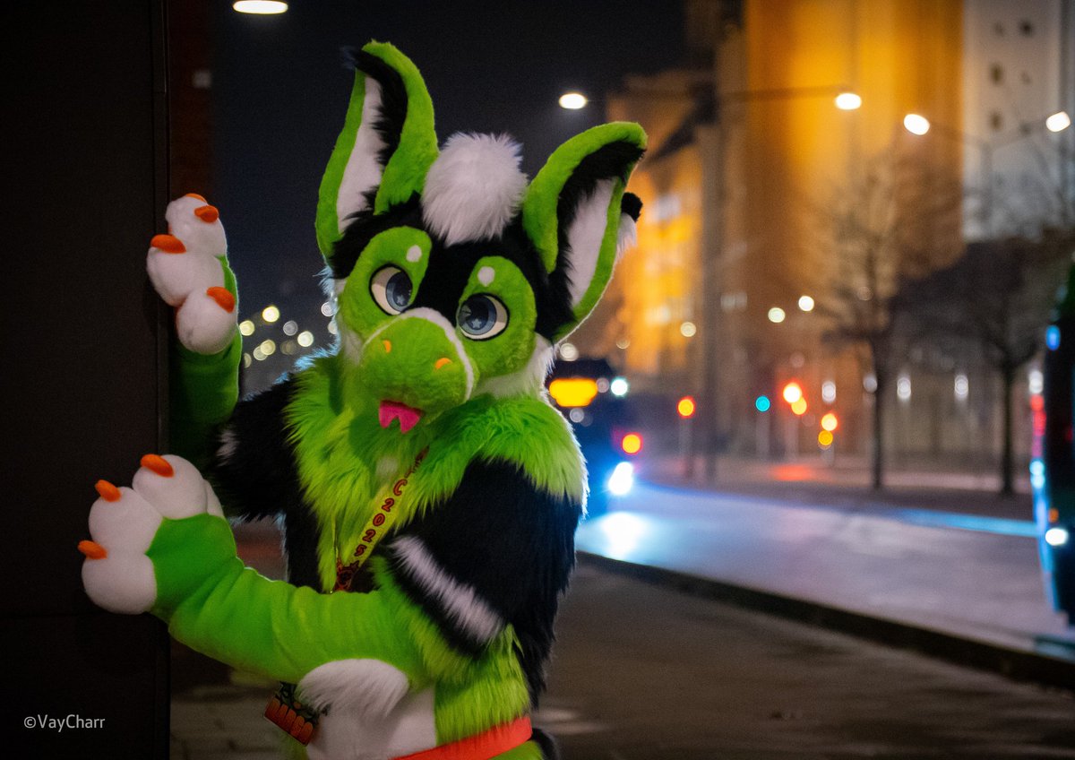 Dargo the Dragon (@dargothedragon_) on Twitter photo What would you do if u see this green Dragon in a dark corner of Malmö? 👀
📷 <a href="/VayCharr/">Vay ➡️ CFZ</a> What would you do if u see this green Dragon in a dark corner of Malmö? 👀
📷 <a href="/VayCharr/">Vay ➡️ CFZ</a>