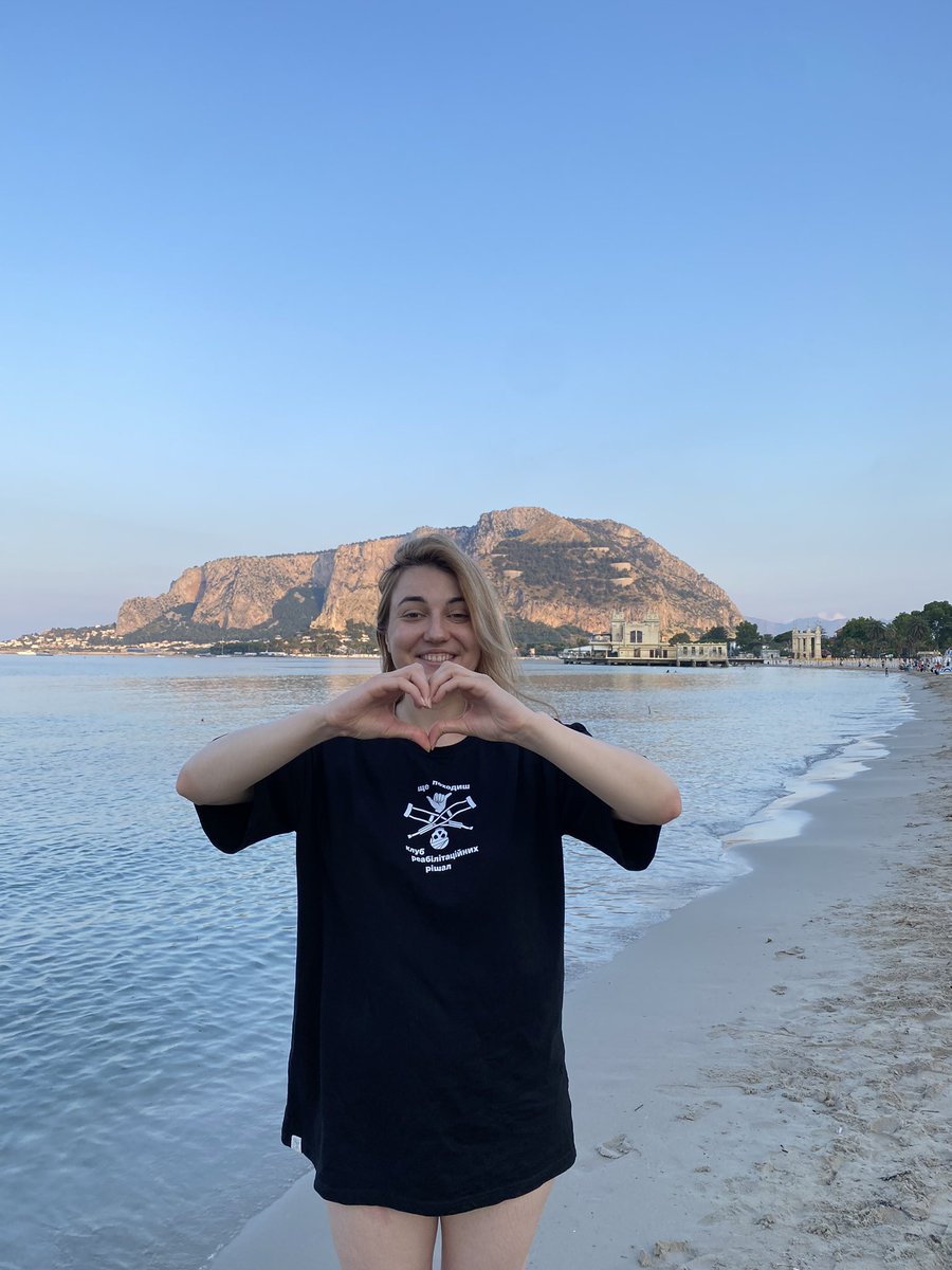 вигулюю мерч @icfyourfuture за бугром🤙
замовити таку модняву футболку можна на сторінці, всі кошти будуть спрямовані на реабілітацію військових
приєднуйтесь до <a href="/Club_Rishal/">Клуб Реабілітаційних Рішал</a> підтримуйте топову ініціативу 🖤