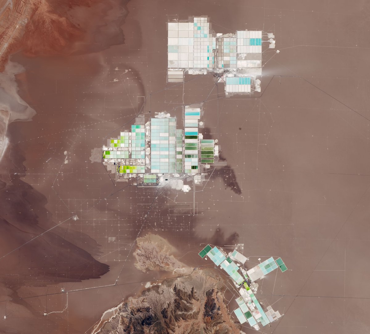 NASA_Landsat's tweet image. This account is officially archived.
For future #Landsat updates, please visit landsat.gsfc.nasa.gov, subscribe to our newsletter at landsat.gsfc.nasa.gov/news/newsletter, and follow @NASAEarth/@NASAGoddard.
Sharing the benefits of Landsat with you has meant the world to us. 🌎🛰