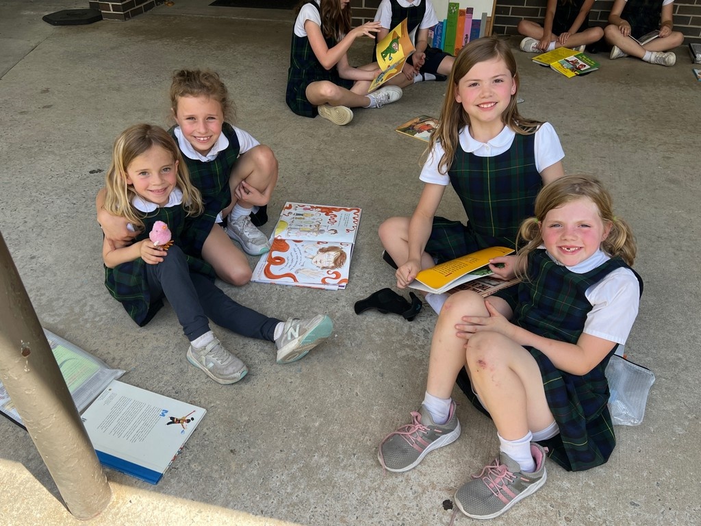 StJoesCola's tweet photo. Summer is for sunshine and stories! 📚☀️
Our students are diving into their summer reading lists, keeping their minds sharp and imaginations soaring all season long!

What are you reading? https://t.co/lfXnVhqhnp
