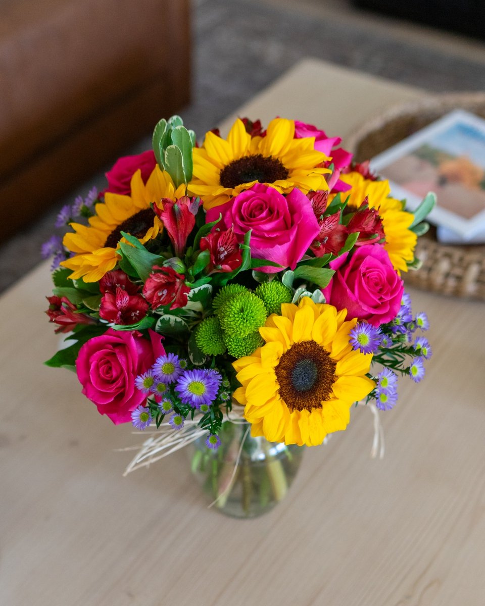Tomorrow’s Summer Solstice—the perfect reason to celebrate with flowers. ☀️🌸
Explore bright, summery bouquets now.

#SummerSolstice #CelebrateSummer #FromYouFlowers
