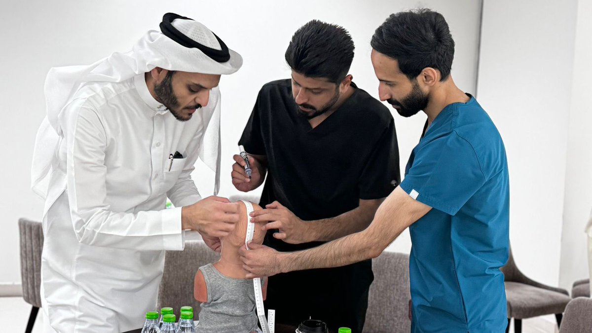 التطوير المهني المستمر tweet media