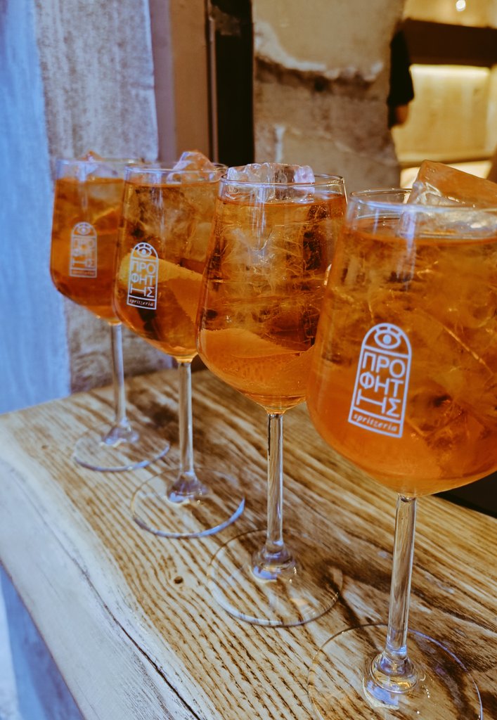 Σε ψάχνω, σε κάθε γωνιά στο Παγκράτι 🧡🎶