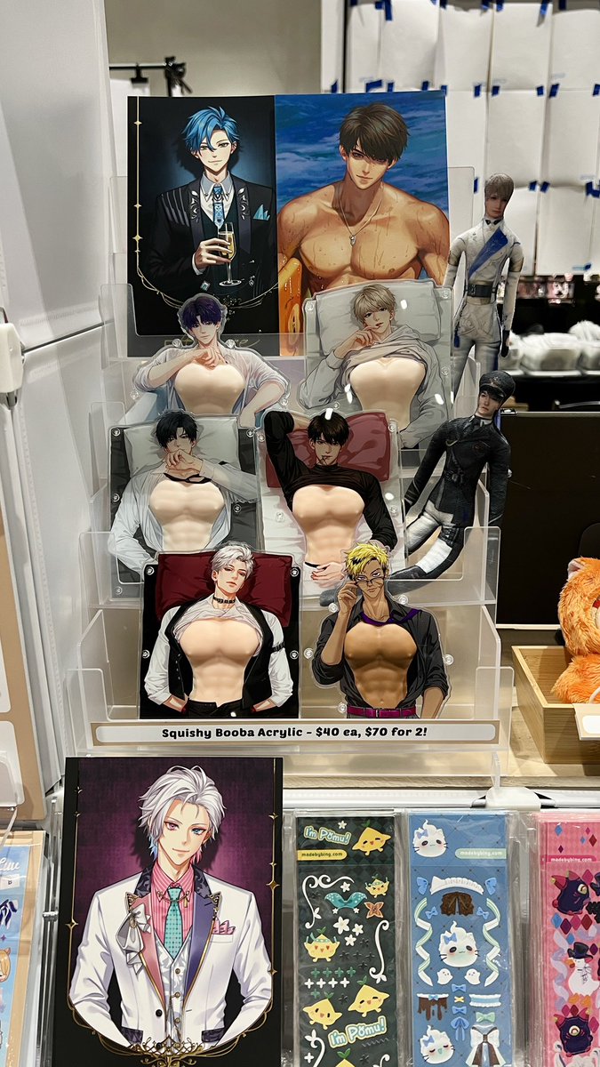 meltedicecubes's tweet photo. All set up for OFFKAI!!!!!!! Come squeeze the booba LOL https://t.co/bPRS9TjqNr