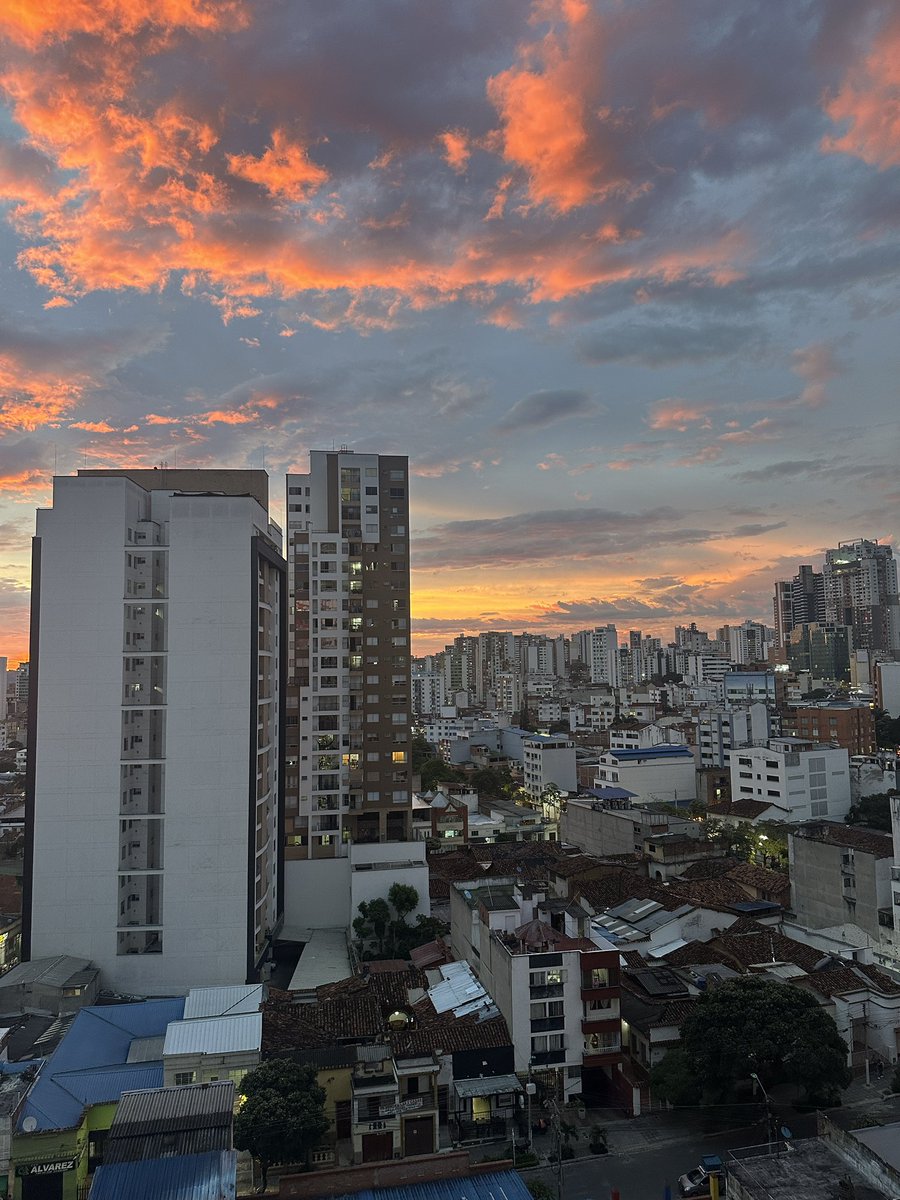 Cómo va a atardecer así en la ciudad bonita