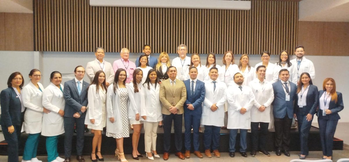 Hoy con la Coordinación Zonal Guayaquil acompañamos a la Unidad de Trasplante de SOLCA en la celebración de su 19.° aniversario, un espacio donde se reconocen años de compromiso con la salud del país.
Desde el INDOT, destacamos el trabajo conjunto que ha permitido  transformar