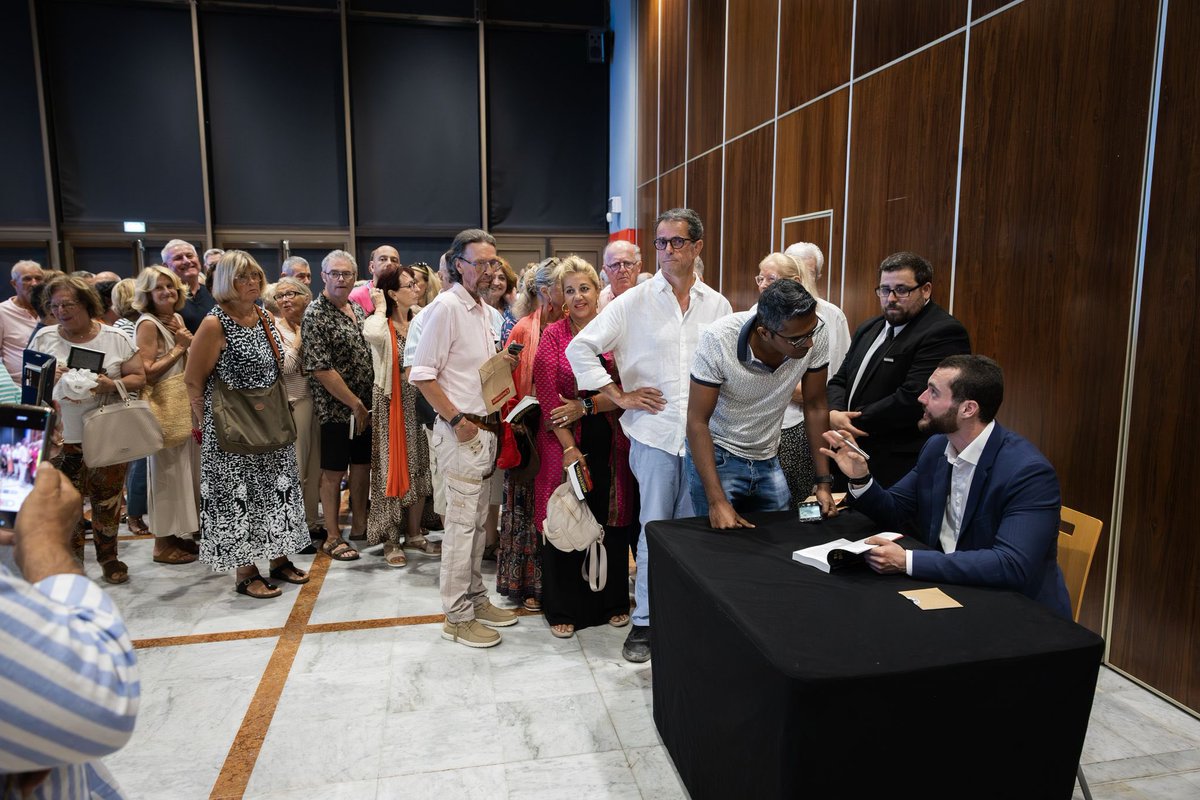 Louis Sarkozy (@napsarkozy) on Twitter photo Un grand merci à <a href="/VilleStRaphael/">Ville de Saint-Raphaël</a> et à son maire, M. Frédéric Masquelier, <a href="/FMasquelier83/">Frédéric Masquelier</a> ainsi qu'aux
Raphaëlois.
Ce fut un plaisir et un honneur. Un grand merci à <a href="/VilleStRaphael/">Ville de Saint-Raphaël</a> et à son maire, M. Frédéric Masquelier, <a href="/FMasquelier83/">Frédéric Masquelier</a> ainsi qu'aux
Raphaëlois.
Ce fut un plaisir et un honneur.