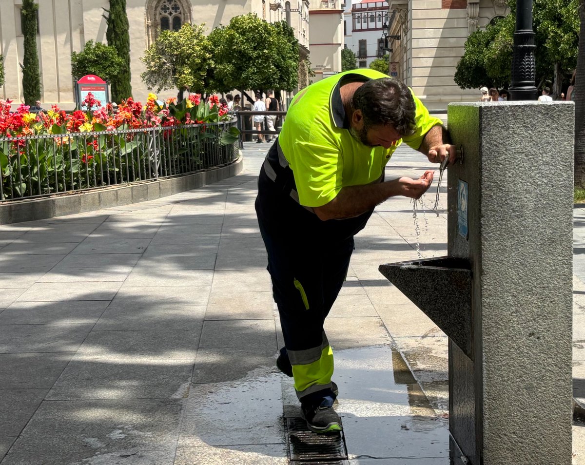 Sevillanos, ¿estáis bien? La capital andaluza sufre la peor racha de 40° ya a estas alturas del año, con todo el verano por delante. En 1965, 1968, 1981 y 2015, se llegó a esta cota 4 días durante mayo y junio, 5 en 2004 y 6 en 2017. Este año van OCHO

elpais.com/espana/2025-06…