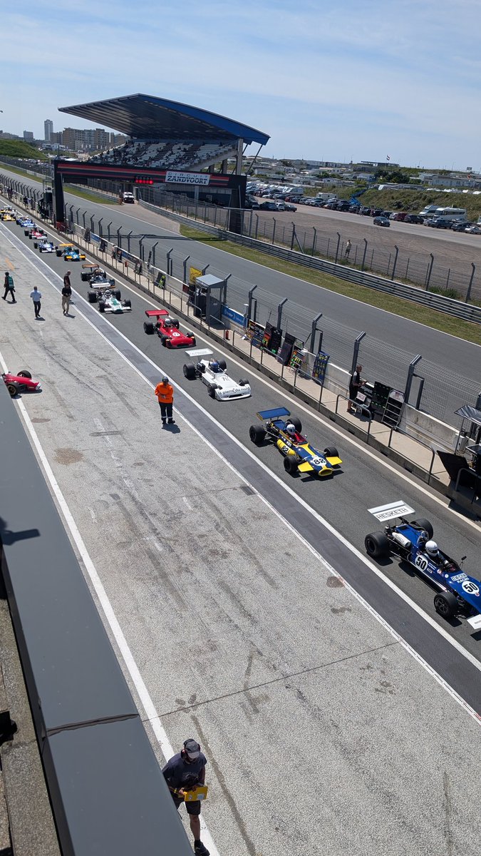 QuotingDev's tweet image. Beautiful day in Zandvoort for the Historic GP 🏁