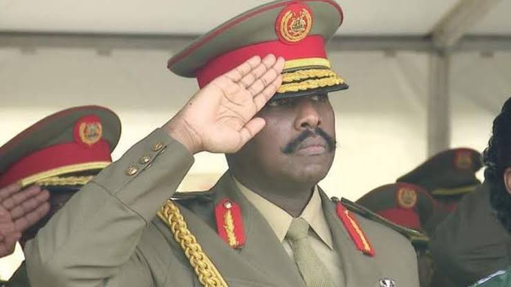 En #RDC, le Général Muhoozi Kainerugaba, chef d'état-major de l'Uganda People's Defence Force (UPDF), l'armée ougandaise, est arrivé vendredi à Kinshasa.
