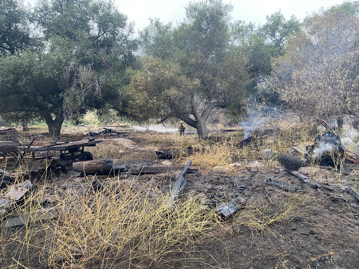 #MonteFire [update] The fire is now 1,049 acres and is 35% contained.