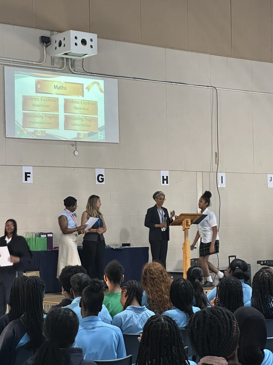 LaRetraiteSW12's tweet image. There was lots to celebrate today at Prize Giving 🏆🥇#rewards #achievement