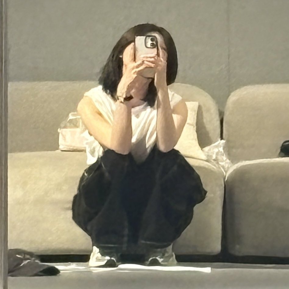 chroash's tweet photo. aku harus apa biar dikasih selca berdua kalian kak https://t.co/NkfINzHk4S