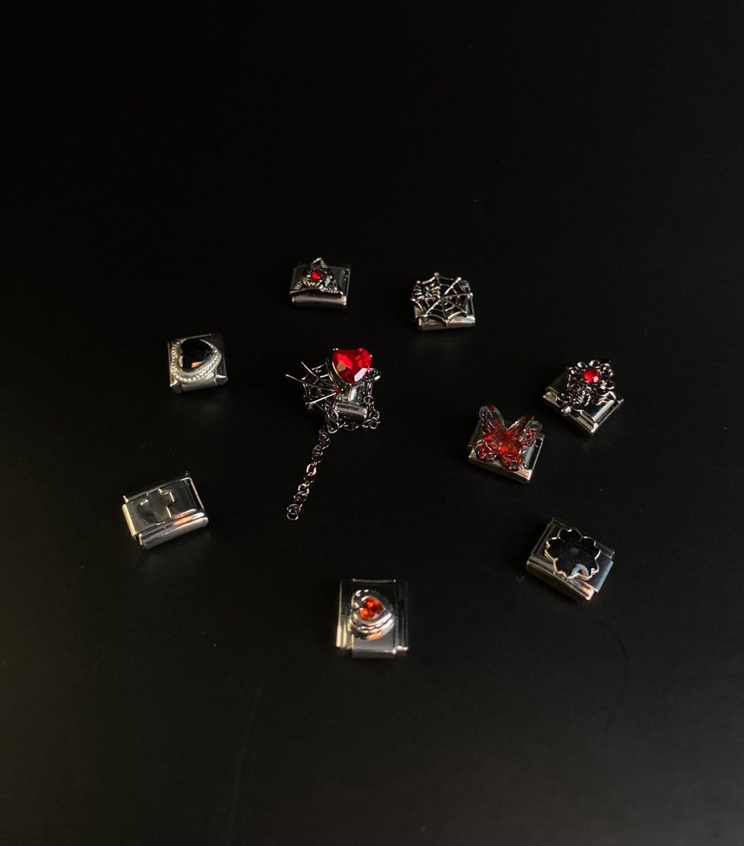 clickclockcharm's tweet photo. Frist collection! Italian charm

Enhypen concert - Bad Desire (with or Without You)

พร้อมส่ง 1 ชิ้นเท่านั้น! (พรีออเดอร์ได้ครับ🙇🏻‍♀️)

ส่ง grab ได้น้าา 
ขนส่งธรรมดาส่งฟรี

390.-

#กําไลข้อมือ #handmade #กำไลอิตาเลี่ยนชาร์ม #italiancharm #เครื่องประดับ #ENHYPEN #WALKTHELINE_IN_BKK https://t.co/YzpBwjM8Y3