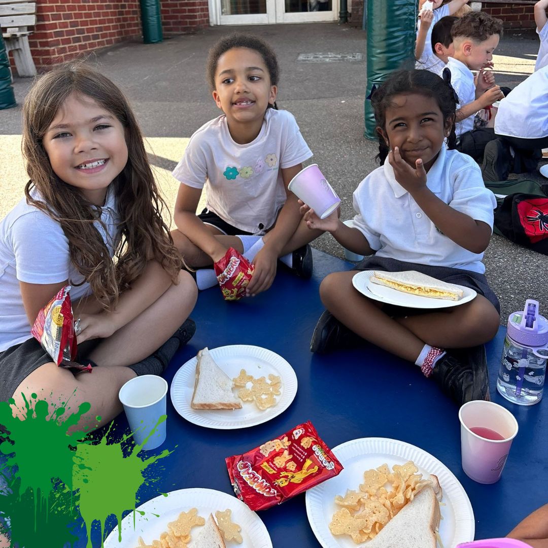cheamparkfarm's tweet photo. The perfect setting for International Picnic Day last Wednesday!
Our wrap-around children enjoyed their sandwiches and snacks al fresco!

Nothing beats a picnic with friends! 🧺🥪

#InternationalPicnicDay2025 #WrapAroundCareLife #OutdoorTea #HappyChildren https://t.co/A0eibdi9AP