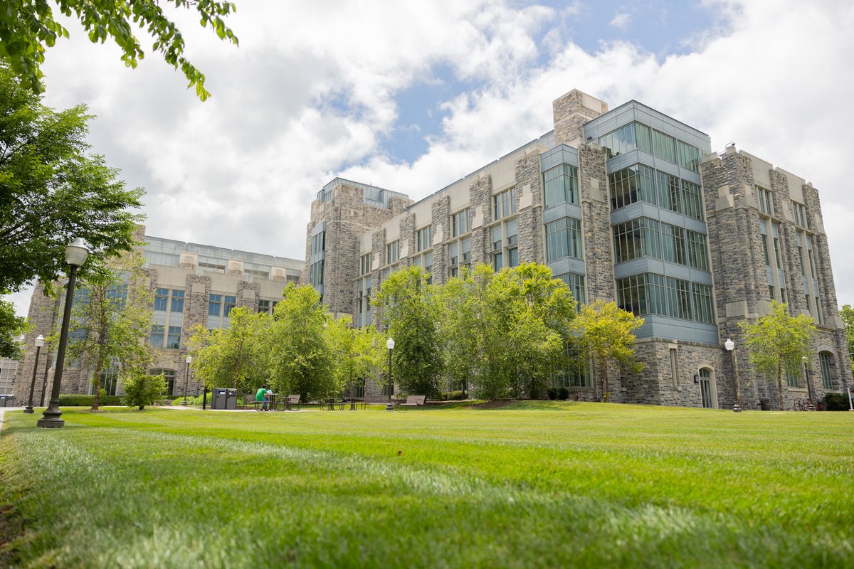 VT_ECE's tweet image. Happy first day of summer, Hokies! 🔆