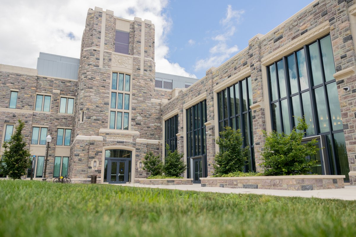 VT_ECE's tweet image. Happy first day of summer, Hokies! 🔆