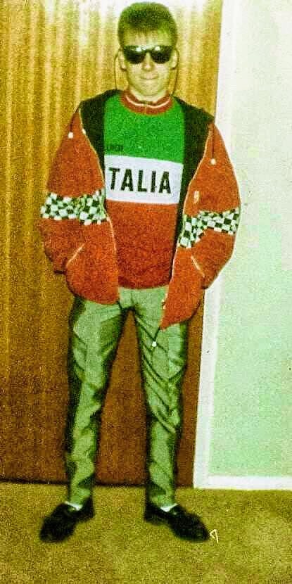 <a href="/MRCOOLSDREAM/">The Style Council</a> 84/85
Sunglasses indoors though😂
