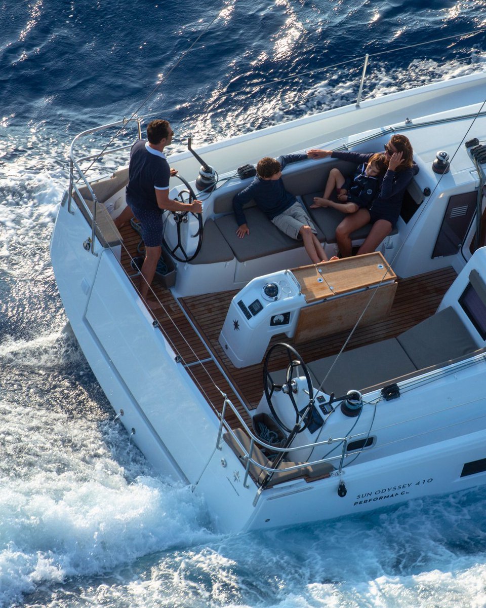 It’s official! Summer is here! Let’s chase the sun, fill the sails, and make memories to last a life time. ⛵ #Jeanneau #SummerSailing