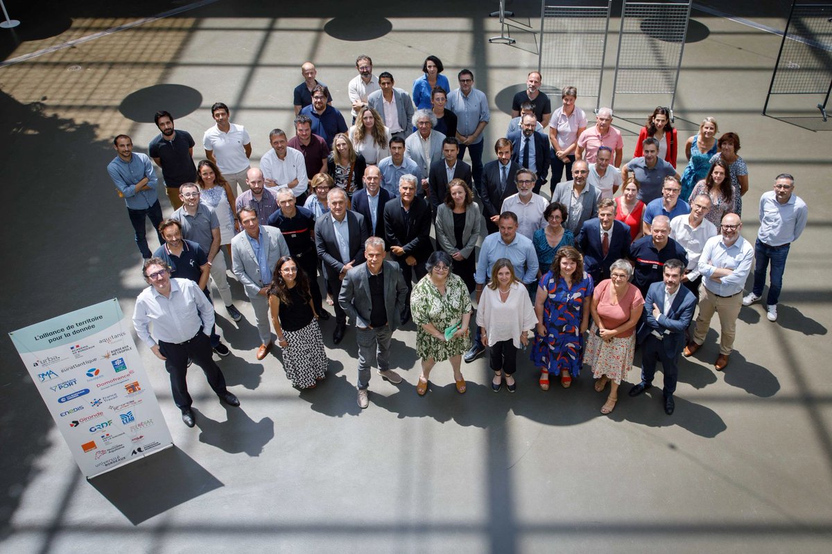 BxMetro's tweet image. 📢 Lancement de l’Alliance des Territoires pour la donnée !
📊 Bordeaux Métropole s’engage pour une gouvernance partagée de la donnée, au service de la souveraineté, de la démocratie et de l’efficacité publique.
#Datahub